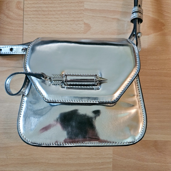 Mackage silver crossbody purse - Picture 4 of 10